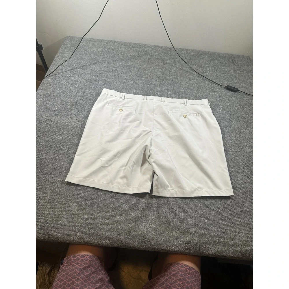 Peter Millar Shorts Mens 44 Khaki Tan Salem Performance Flat Front Golf Chino